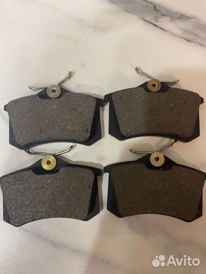 Тормозные колодки задние Jurid/Bendix