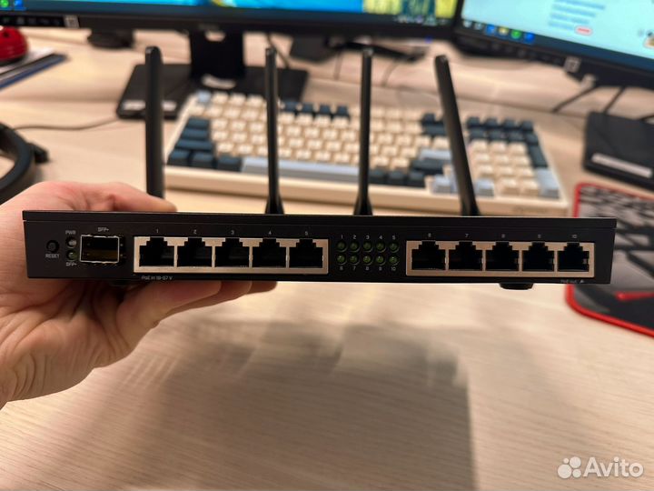 Роутер Mikrotik RB4011iGS+HacQ2HnD-IN