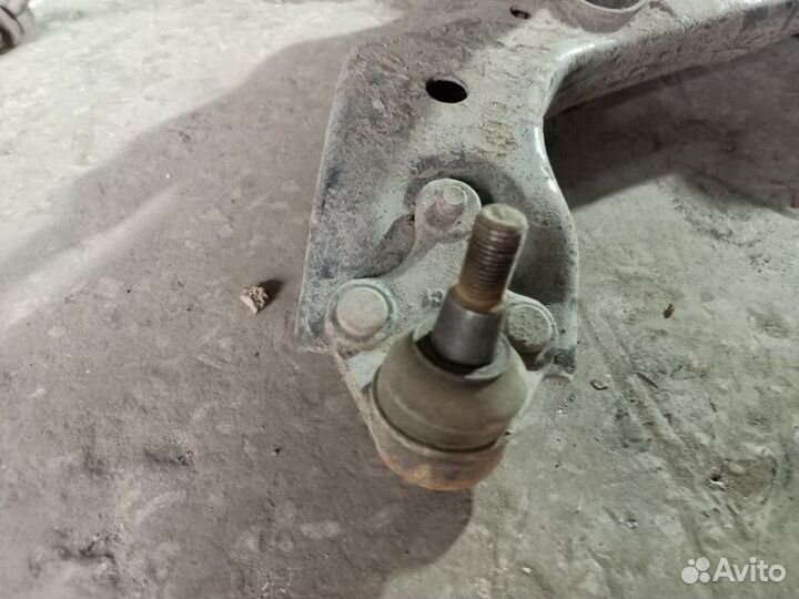 Балка подвески (подрамник) передняя Toyota Rav4