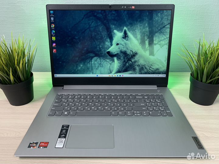 Ноутбук Lenovo 17 дюймов Ryzen 3/8Gb
