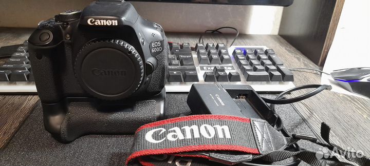 Продам Canon EOS 600D + объектив Samyang 3.5/8 mm