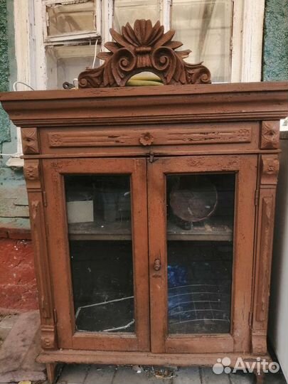 Винтажный сервант