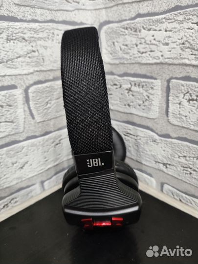Беспроводные наушники JBL Under armour