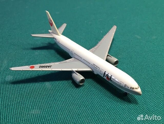 Модель самолета Boeing 777-200 Japan Airlines