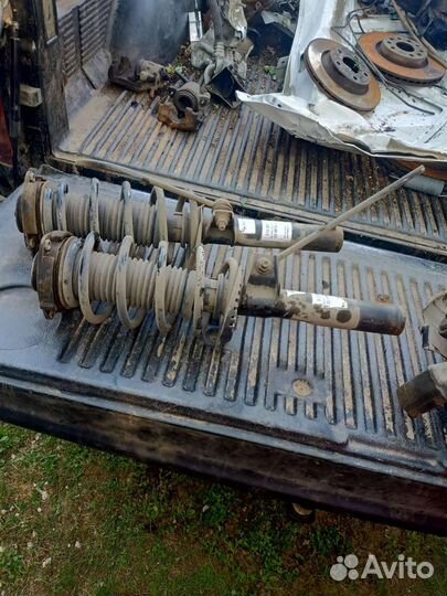 Jetta 6 стойка амортизатор передний sachs