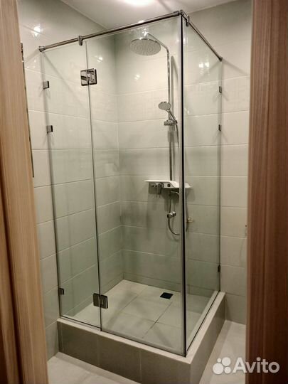 Стеклянные душевые