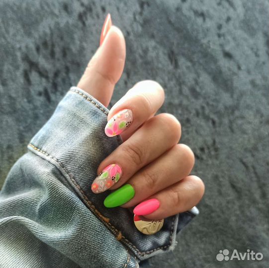 Маникюр, педикюр, наращивание ногтей