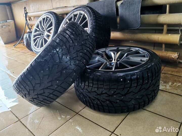 Комплект дисков с резиной зима BMW X5 5*120