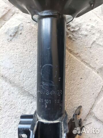 Передняя стоика Nissan