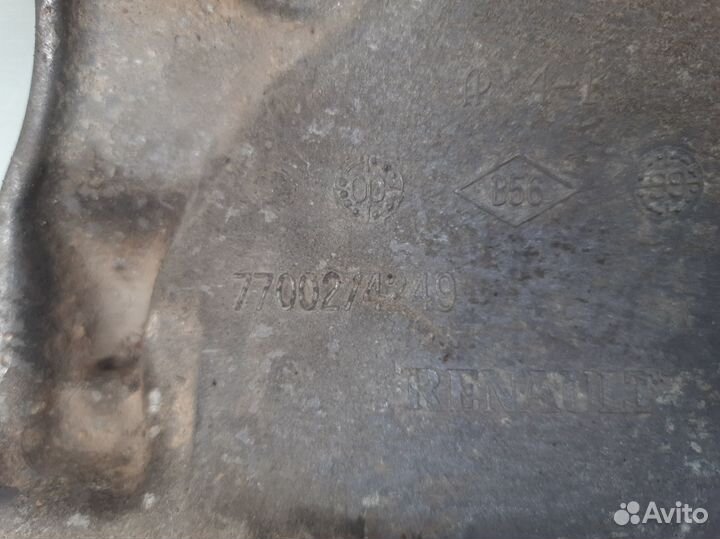 Кронштейн генератора Renault Clio 2 Symbol