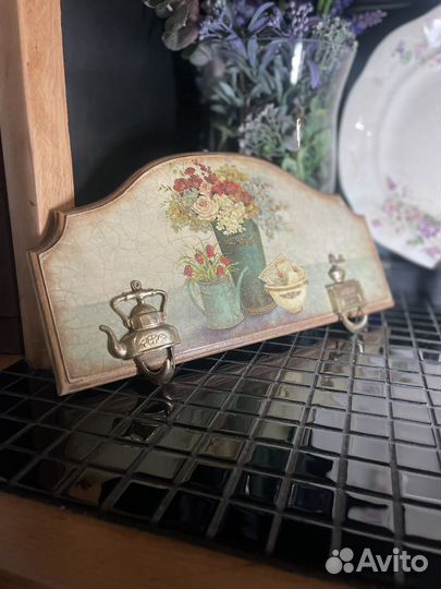 Панно-Вешалка для кухни с латунными крючками