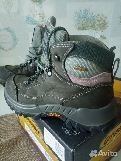 Ботинки треккинговые женские 37