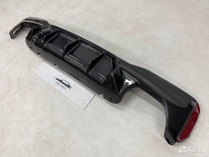 BMW G30 M5 диффузор карбон