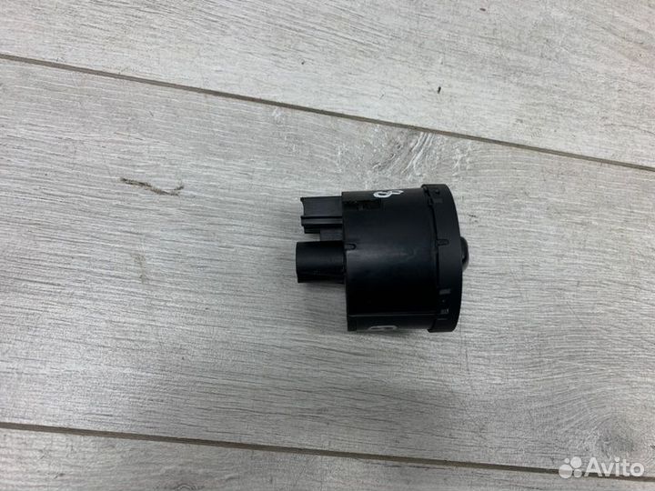 Блок включения фар Volkswagen Golf хэтчбек cayb