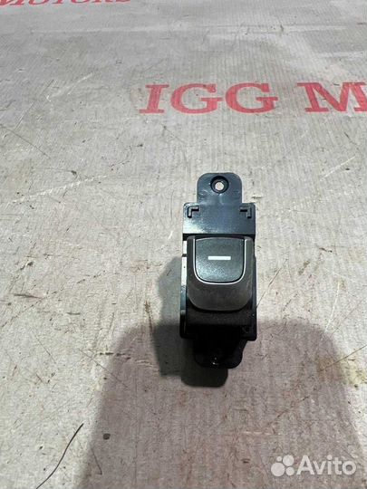 Кнопка стеклоподъемника задн. правая Optima16