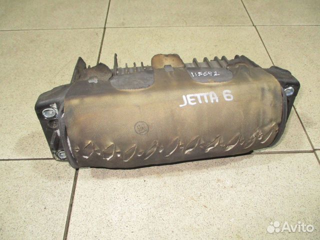 Подушка безопасности в торпедо VW Jetta 6