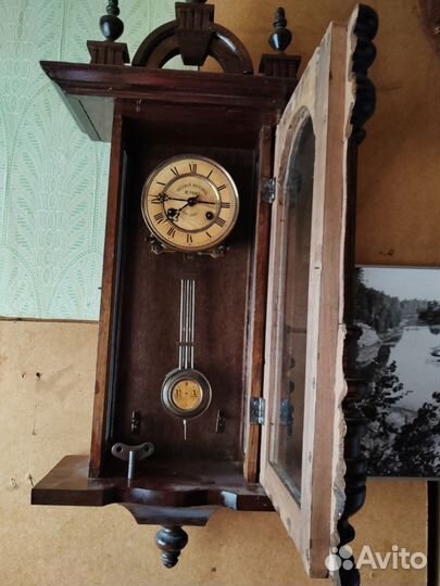 Антикварные часы