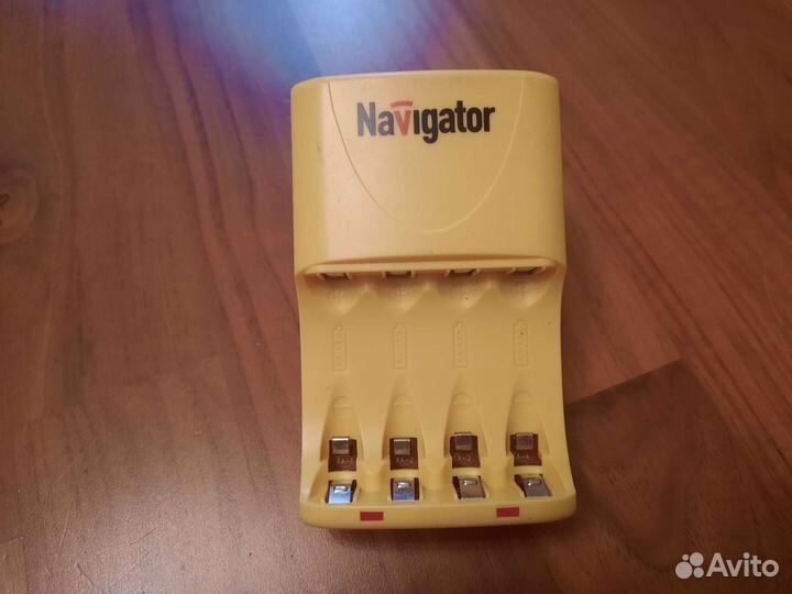 Зарядное устройство Navigator