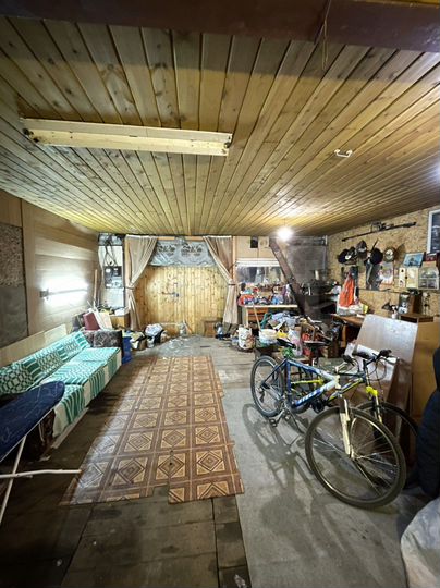 Гараж, > 30 м²