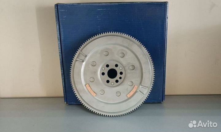 Маховик двухмассовый 232002b590/23200-2b590 новый