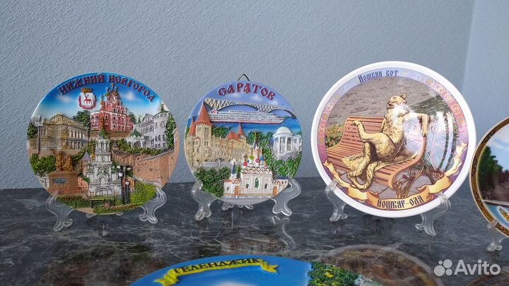 Коллекция сувенирных тарелок