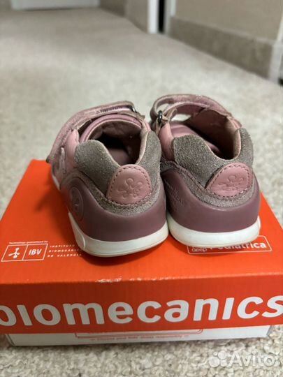 Кроссовки biomecanics 21