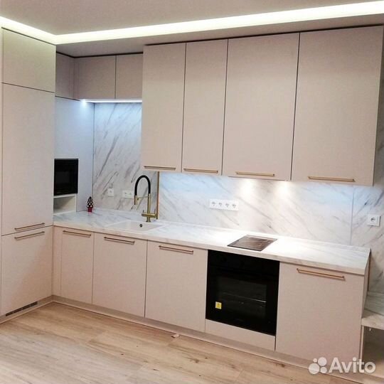 Кухонный гарнитур угловой