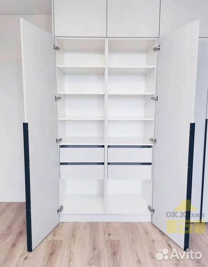 Распашной шкаф