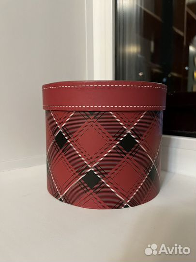 Подарочная коробка