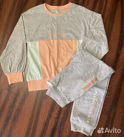Костюм для девочки из Европы новый