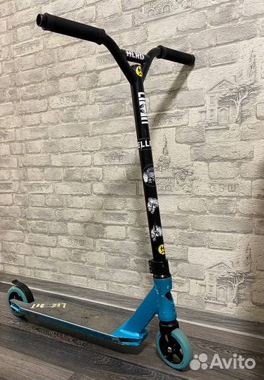 Трюковой самокат Limit LMT 60