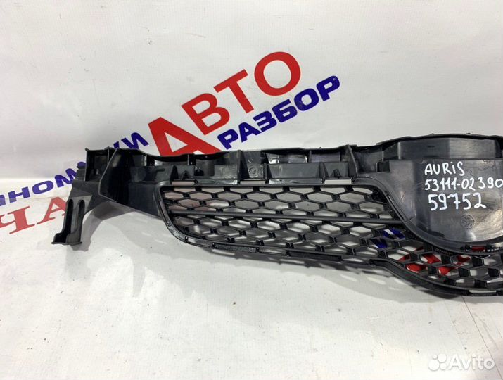 Решетка радиатора Toyota Auris 150 2006-2010