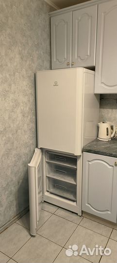 Холодильник бу Indesit