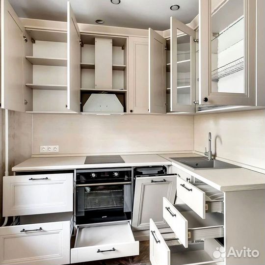 Кухня в потолок на заказ