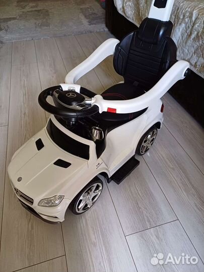 Детская машинка каталка с ручкой