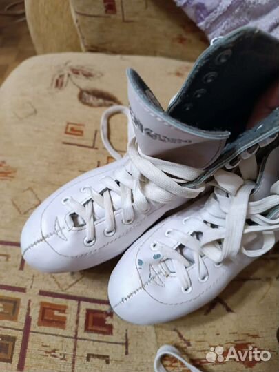 Коньки женские 33