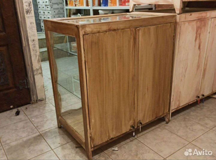 Тумба витрина стеклянная прилавок дерево