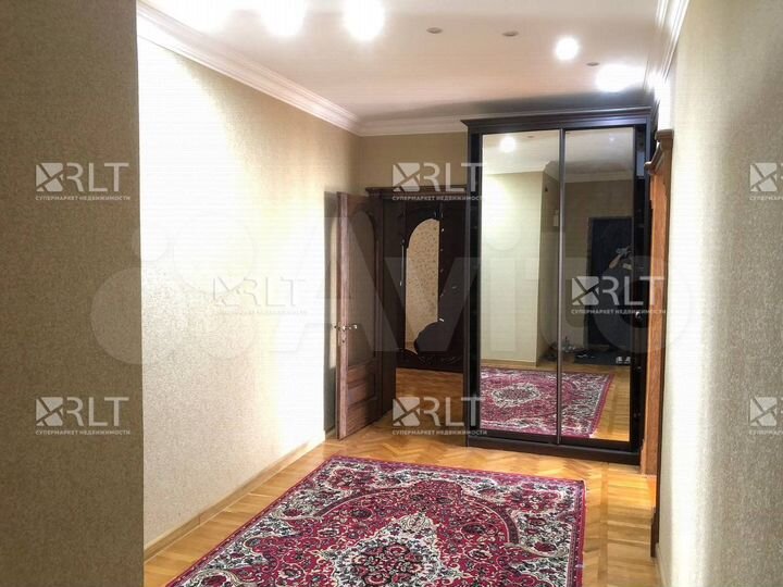 3-к. квартира, 100 м², 5/5 эт.