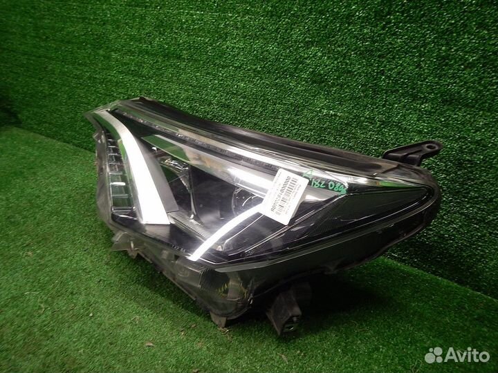Фара левая Toyota RAV4