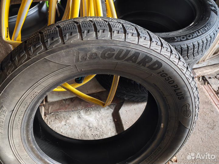 Yokohama Ice Guard IG30 215/60 R16