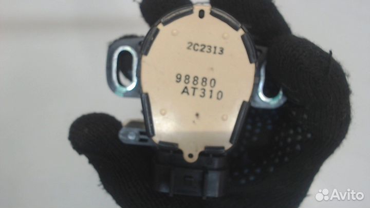 Датчик положения педали газа Infiniti QX56, 2012