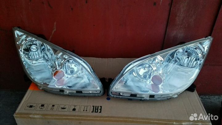 Фара митсубиси кольт правая/левая 2002-2004г