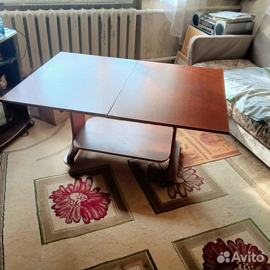 Журнальный столик на колесах бу