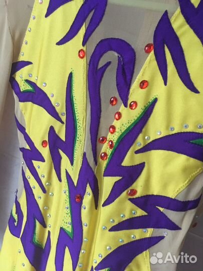 Гимнастический костюм для выступлений со стразами