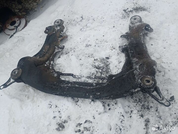 Передний подрамник Audi a6 c5 2002 2.4