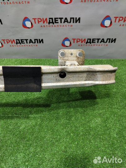 Усилитель бампера передний Renault Megane