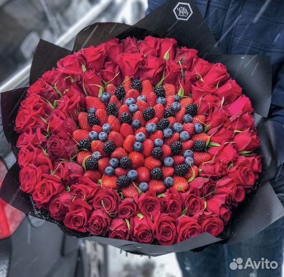 Фруктовая корзина, клубничный букет