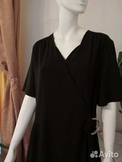 Лаконичное чёрное платье, 48
