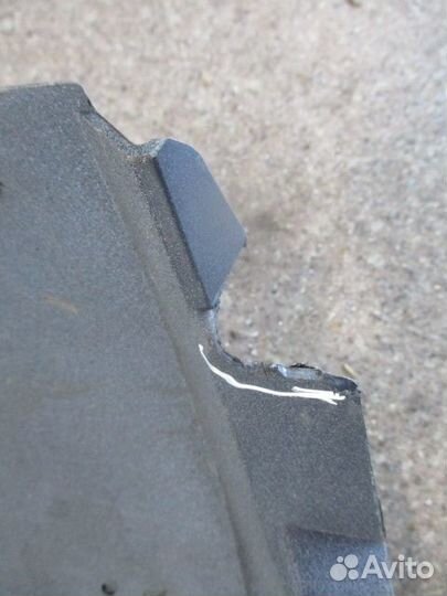 Облицовка фары правая Volvo 84169190