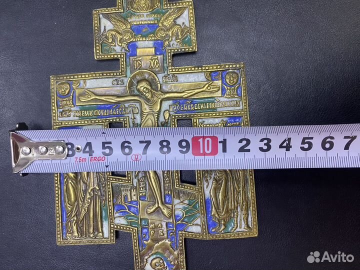 Икона распятие с предстоящим